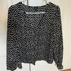 Beautiful long sleeve flower blouse!